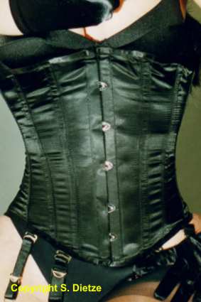 Info von Korsetts Boutique Shop, f&uuml;r, Korsett Extravagant Satin schwarz + 6 Strapshalter