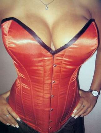 Korsetts in Satin, Satinkorsetts von der Korsett Boutique.